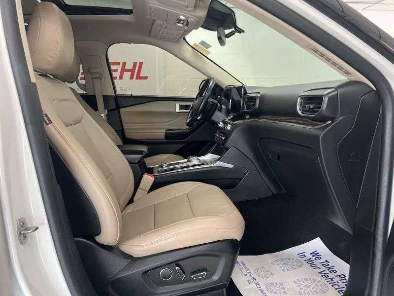 Used 2020 White Ford Limited image 13