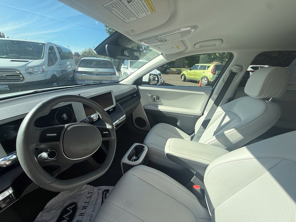 Used 2023 Atlas White Hyundai SEL image 19