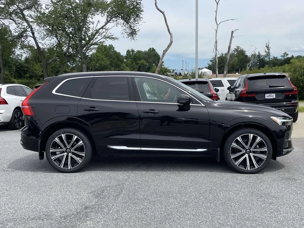 Certified Used 2023 Onyx Black Volvo Ultimate image 29