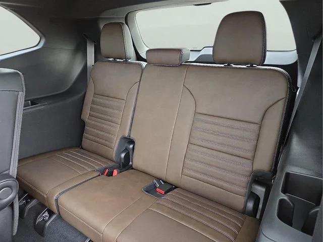 2026 GMC Acadia Denali Ultimate - Photo 11
