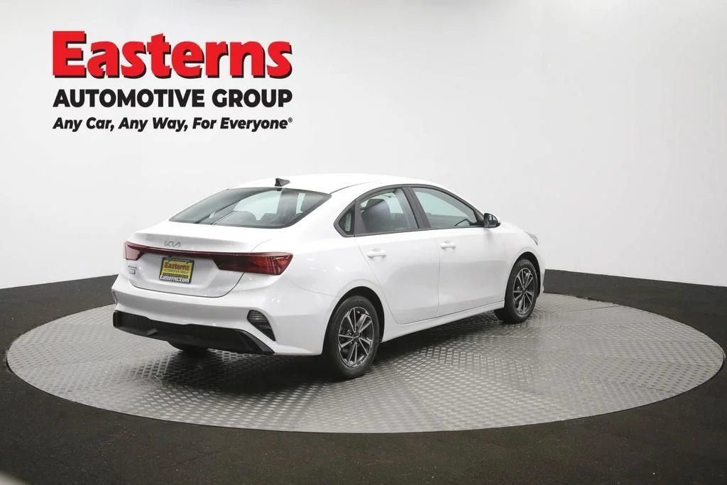 Used 2023 White Kia LXS image 41