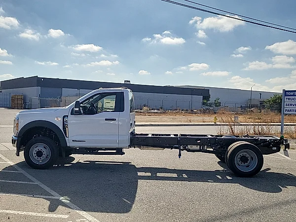 2026 Ford F-550 Super Duty Chassis Cab XL - Photo 6