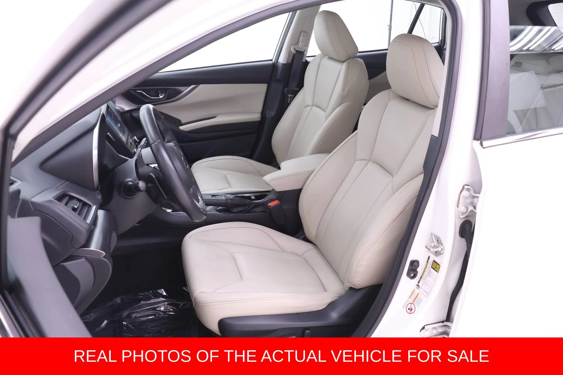 Used 2018 White Subaru 2.0i Limited image 4