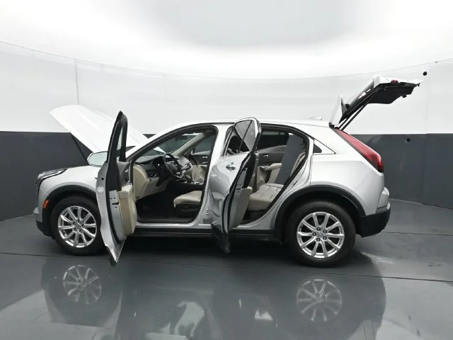Used 2019 Radiant Silver Metallic Cadillac Luxury image 31