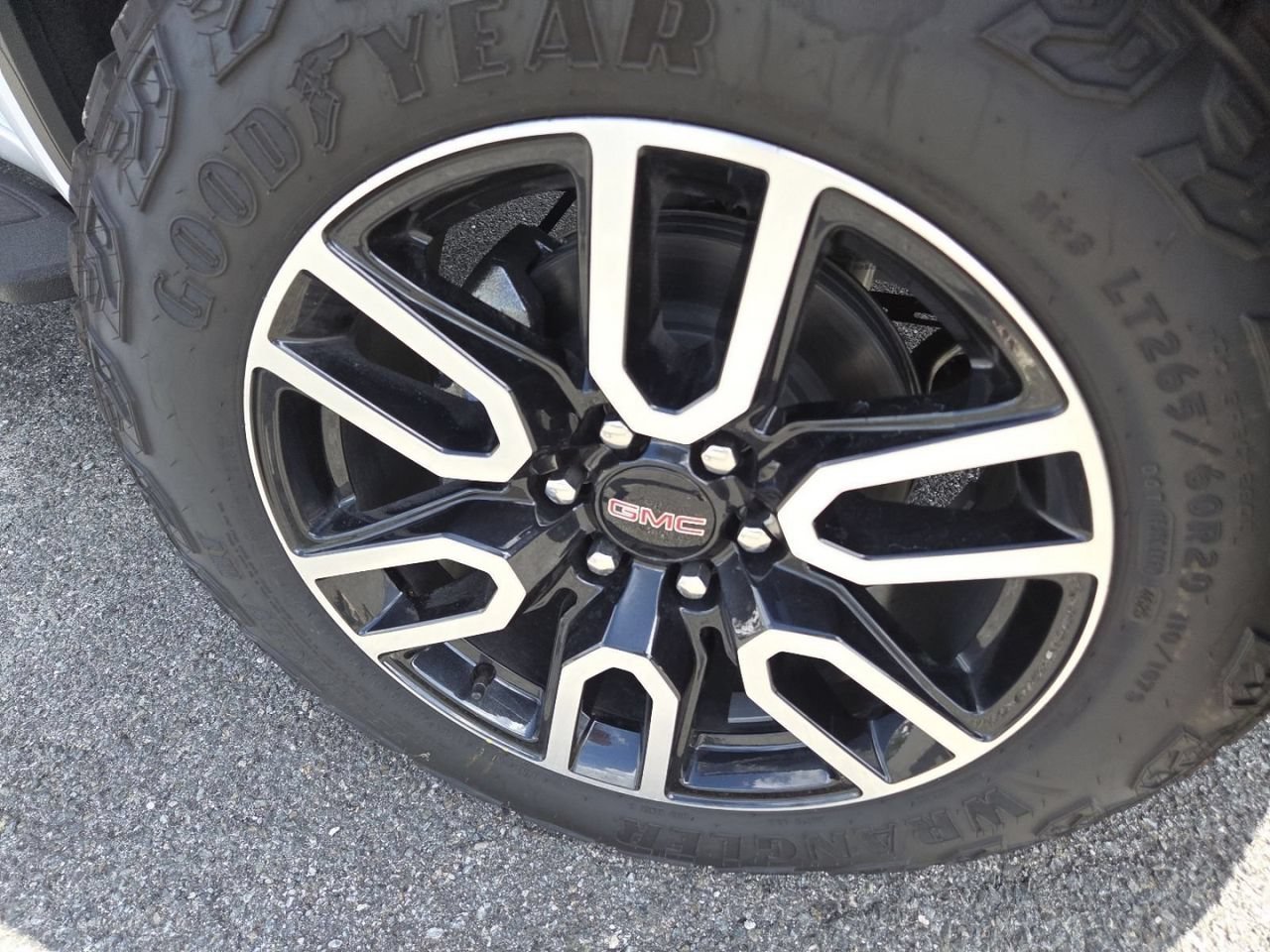 2026 GMC Sierra 1500 AT4 - Photo 15