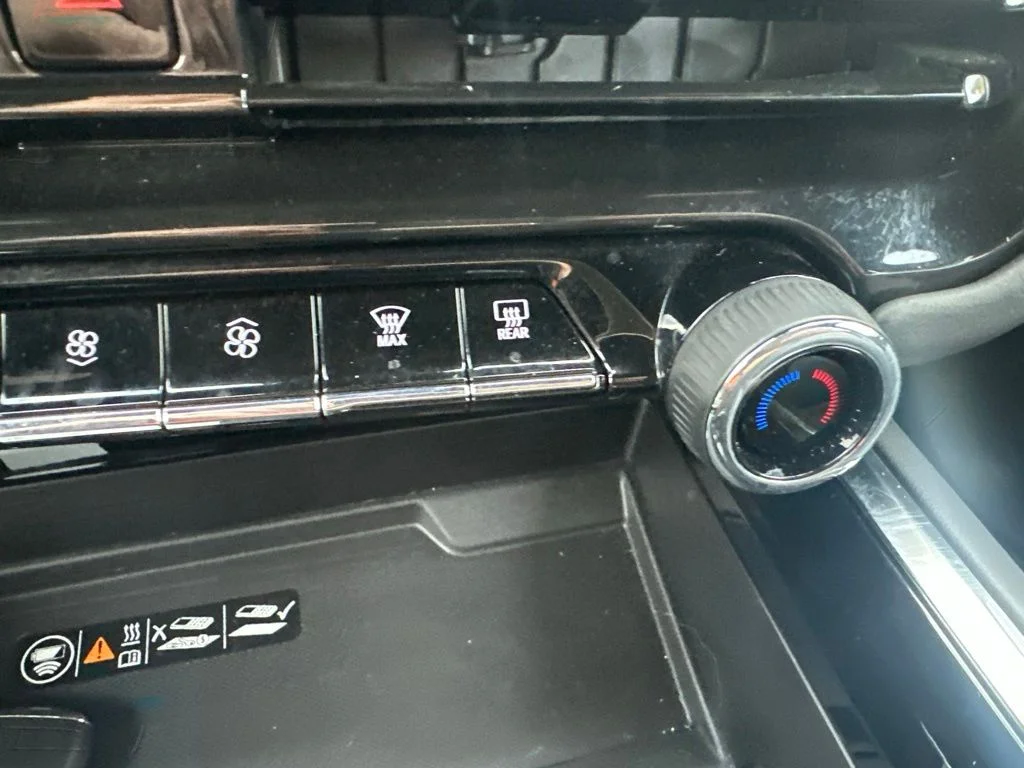 Used 2025 Gray Chevrolet Z71 image 24
