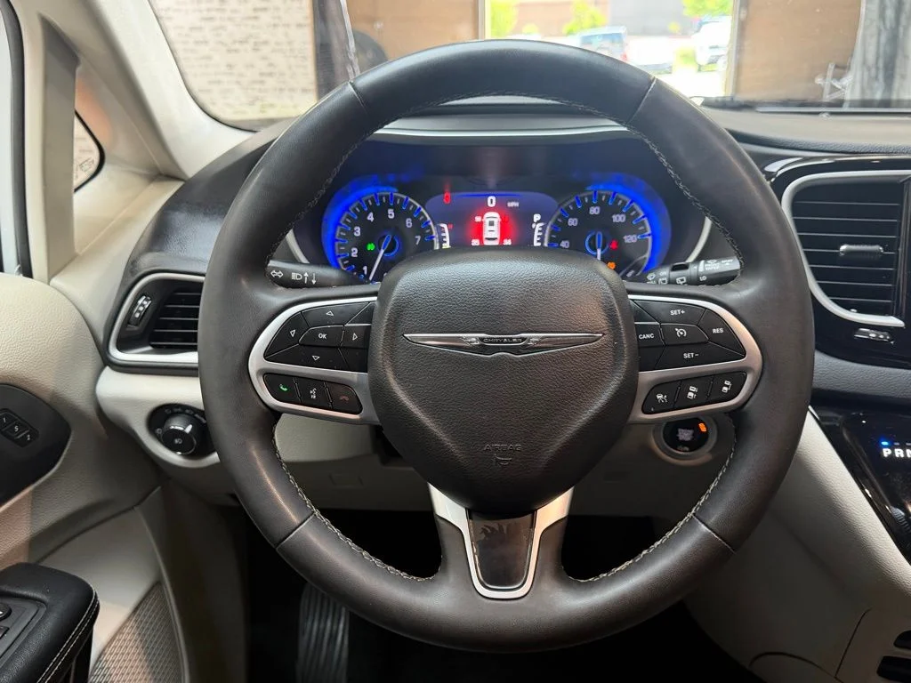 Used 2022 White Chrysler Touring L image 16