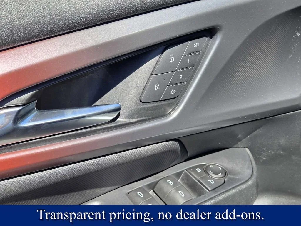 2025 Chevrolet Equinox EV RS - Photo 21