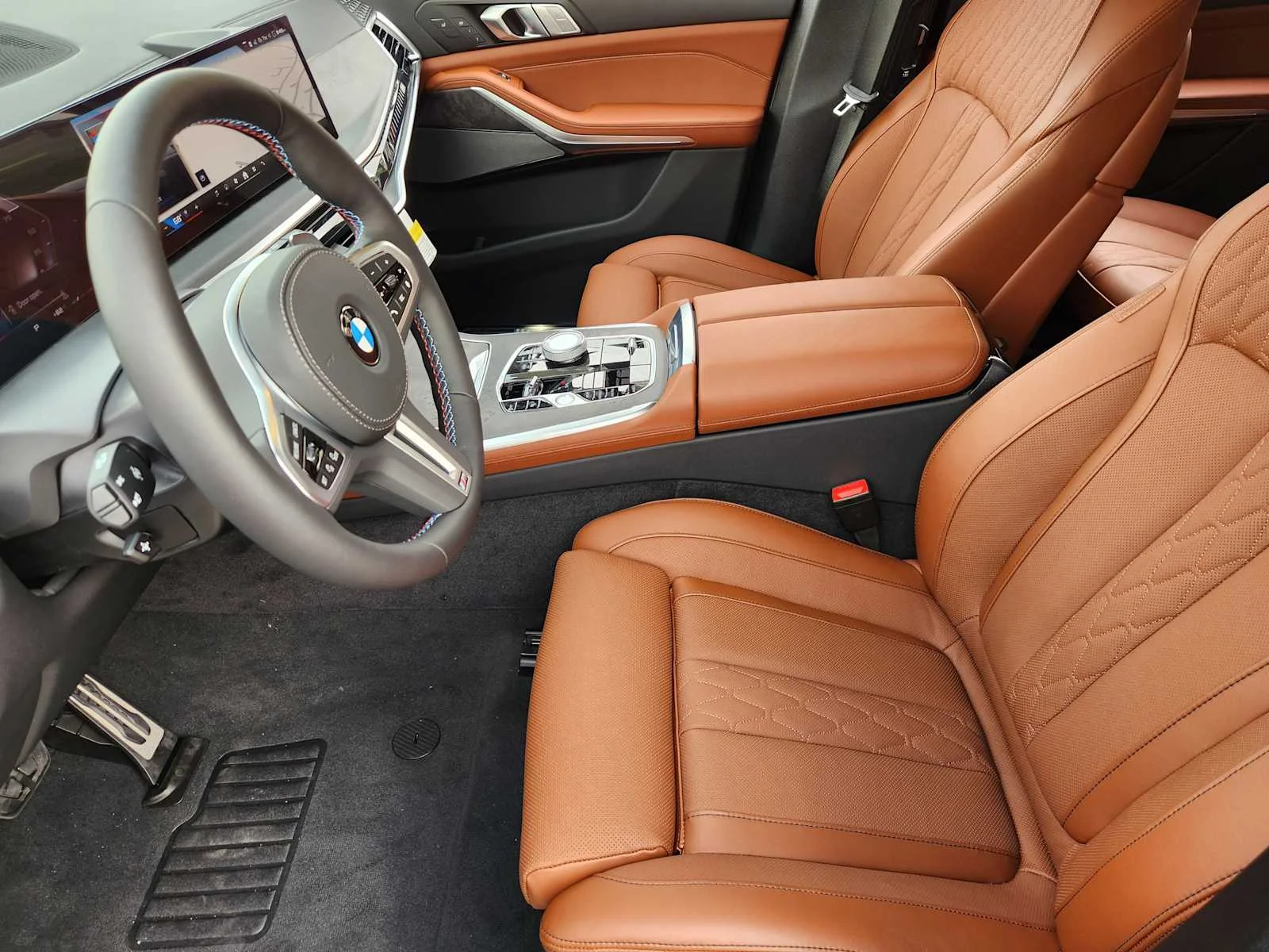 New 2027 Marina Bay Blue Metallic BMW M60i image 4