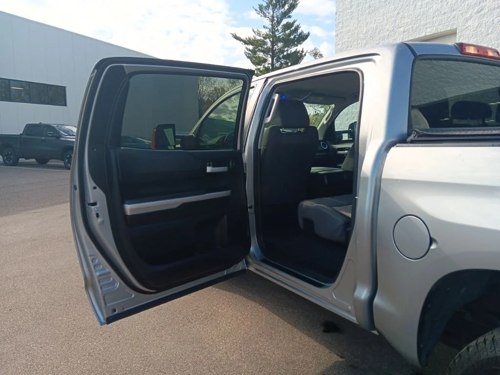 Used 2016 Silver Sky Metallic Toyota SR5 image 27