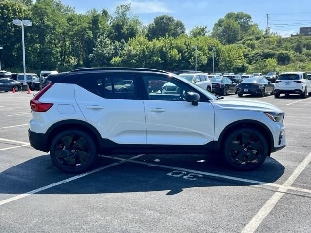 2026 Volvo XC40 Ultra Black Edition - Photo 7