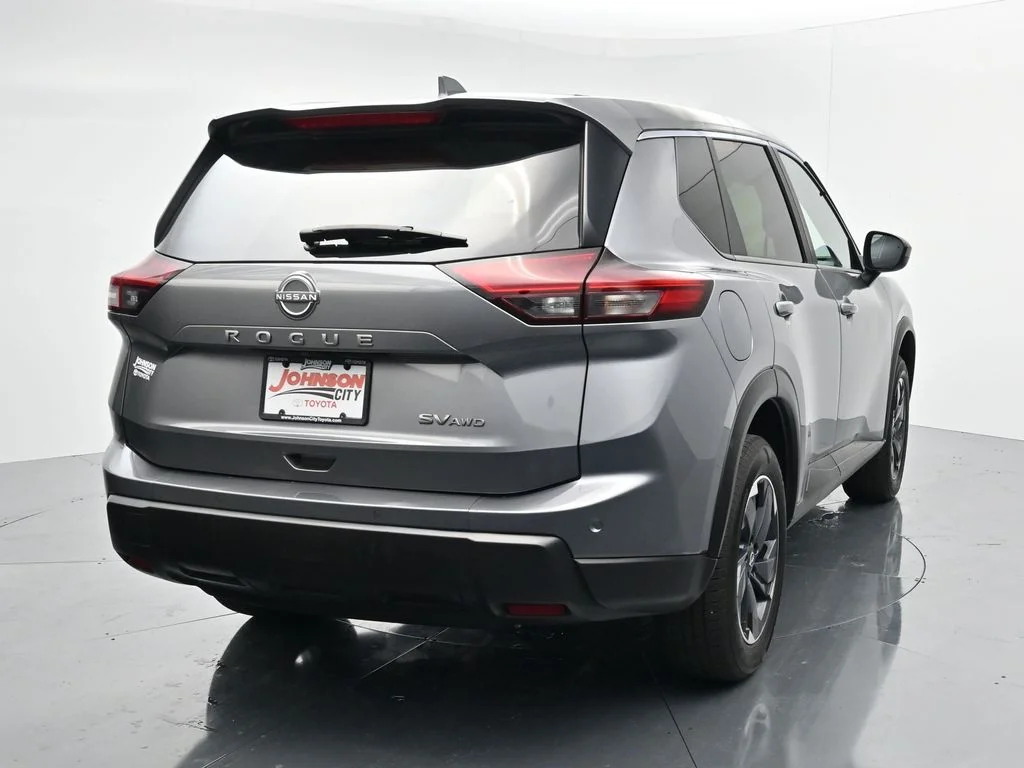 Used 2024 Gray Nissan SV image 6