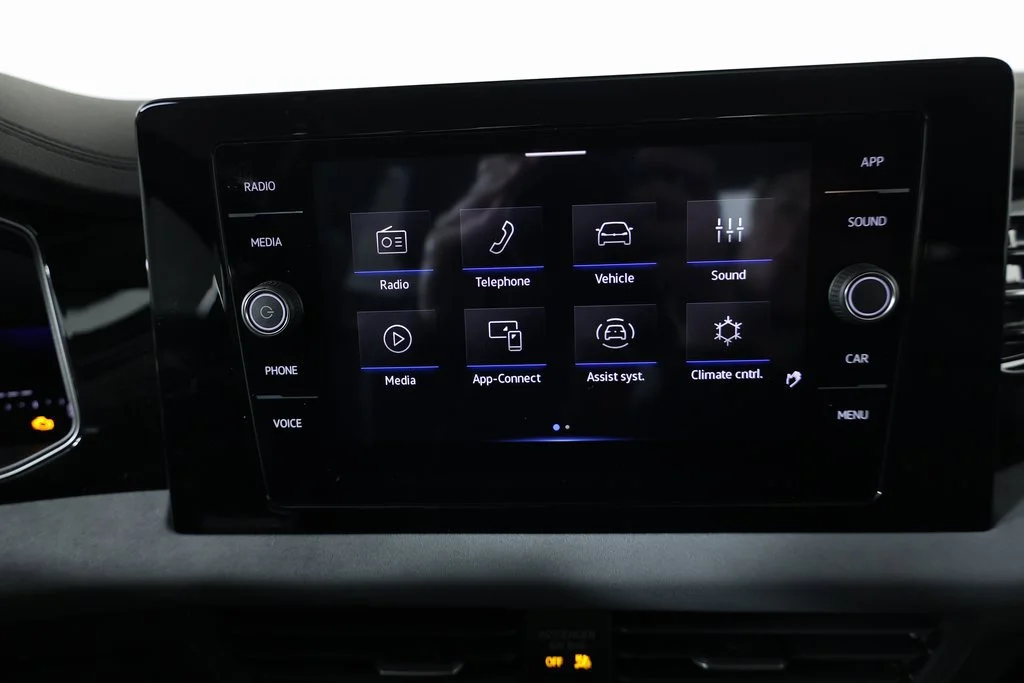 2025 Volkswagen Jetta SE - Photo 12
