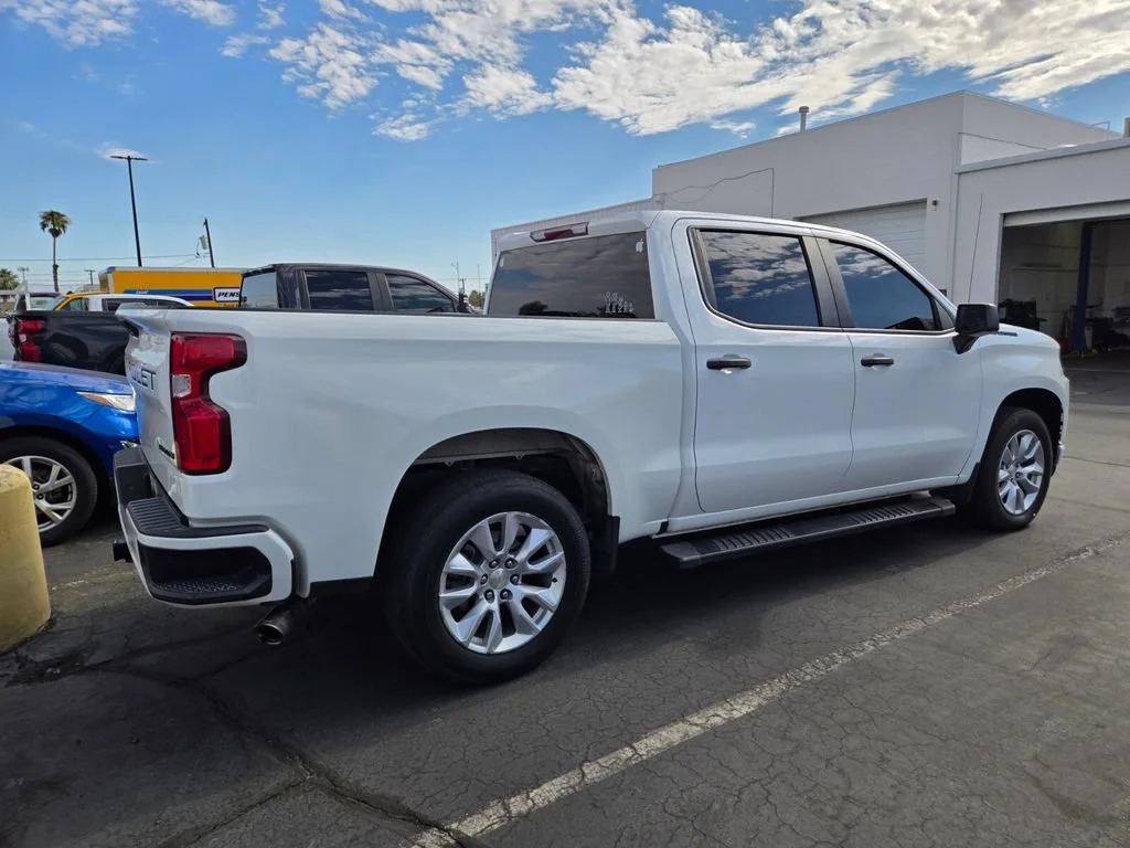 Used 2020 SUMMIT WHITE Chevrolet Custom image 2