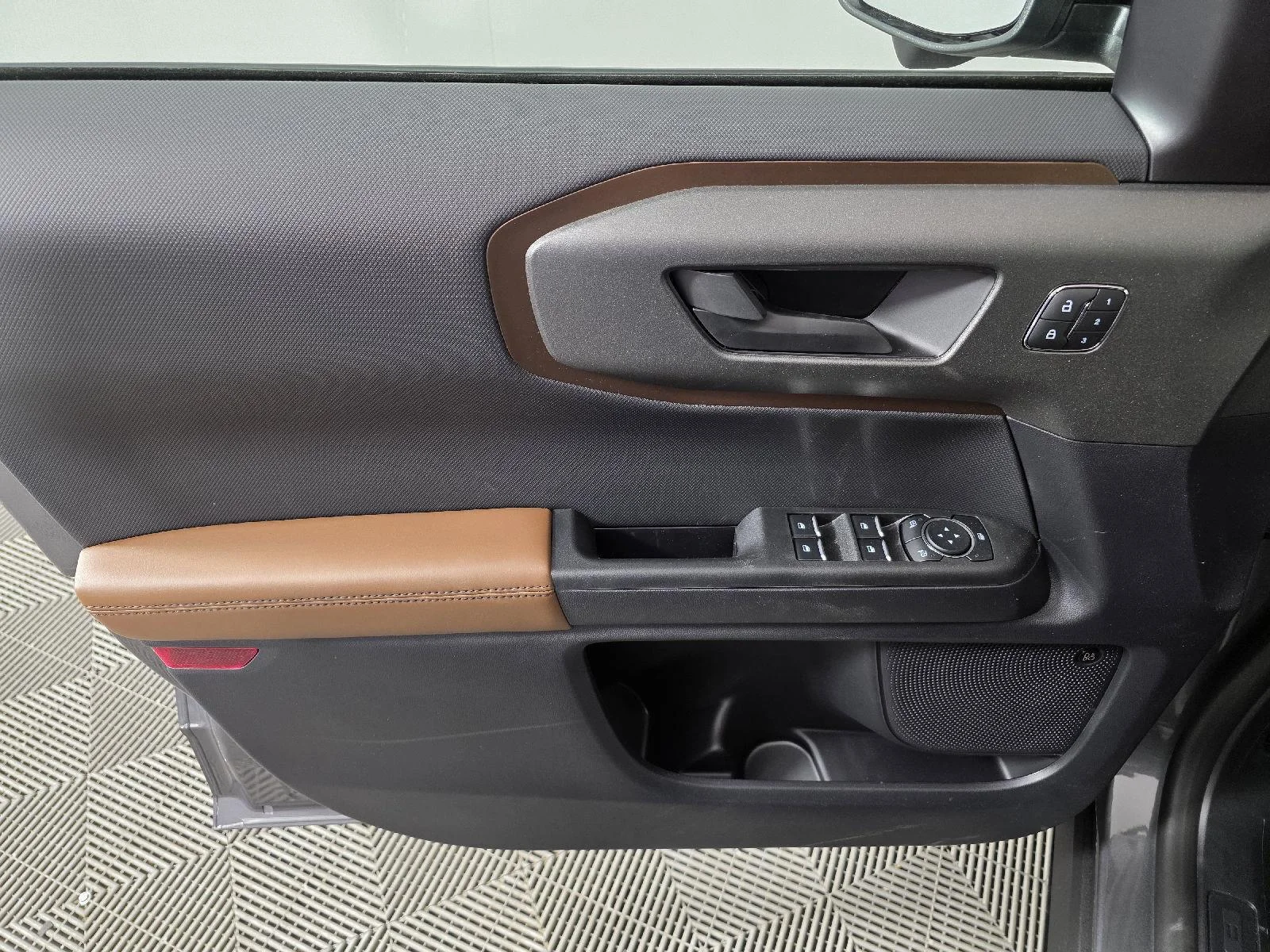Used 2025 Carbonized Gray Metallic Ford Outer Banks image 15