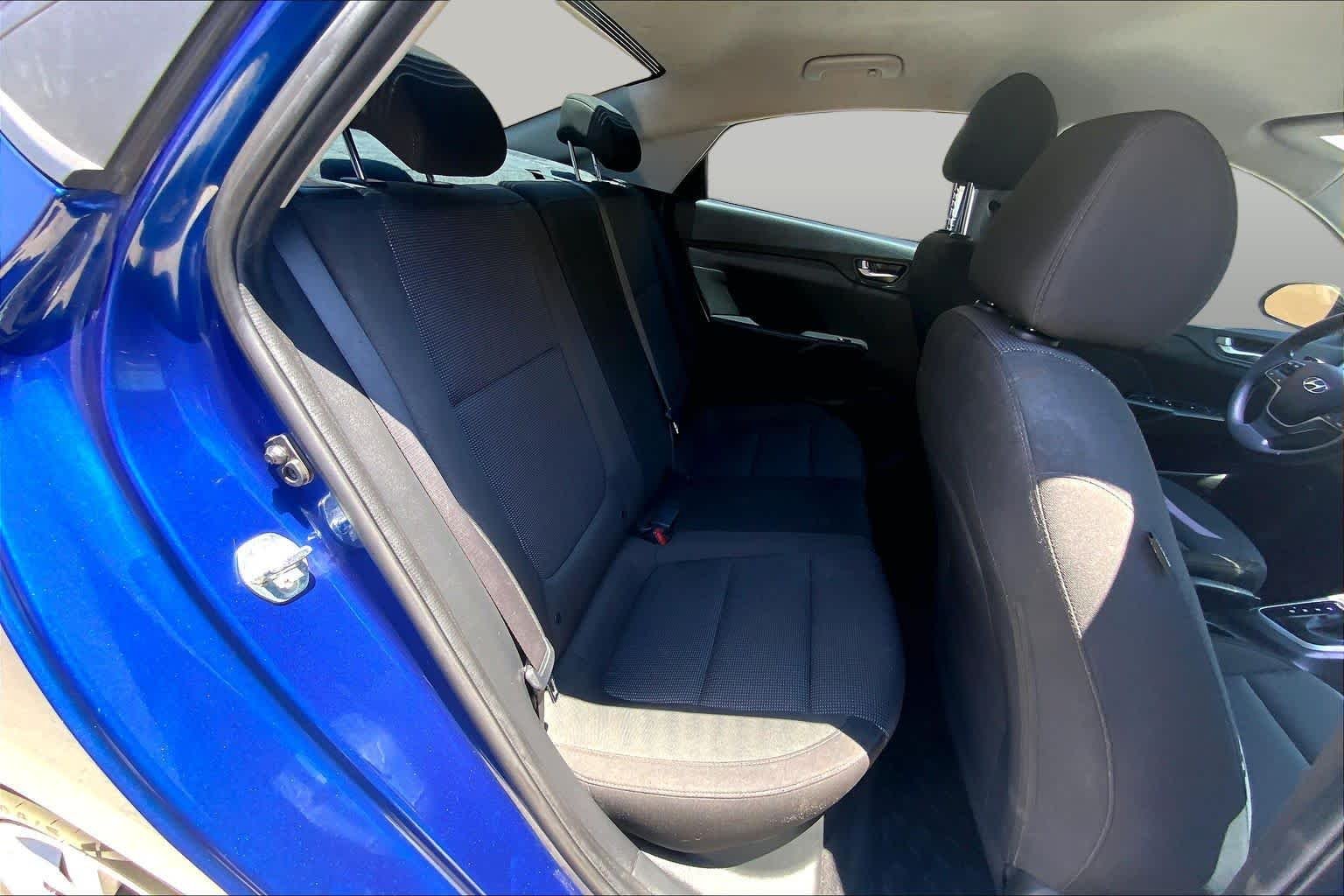 Used 2022 Admiral Blue Hyundai SE image 19