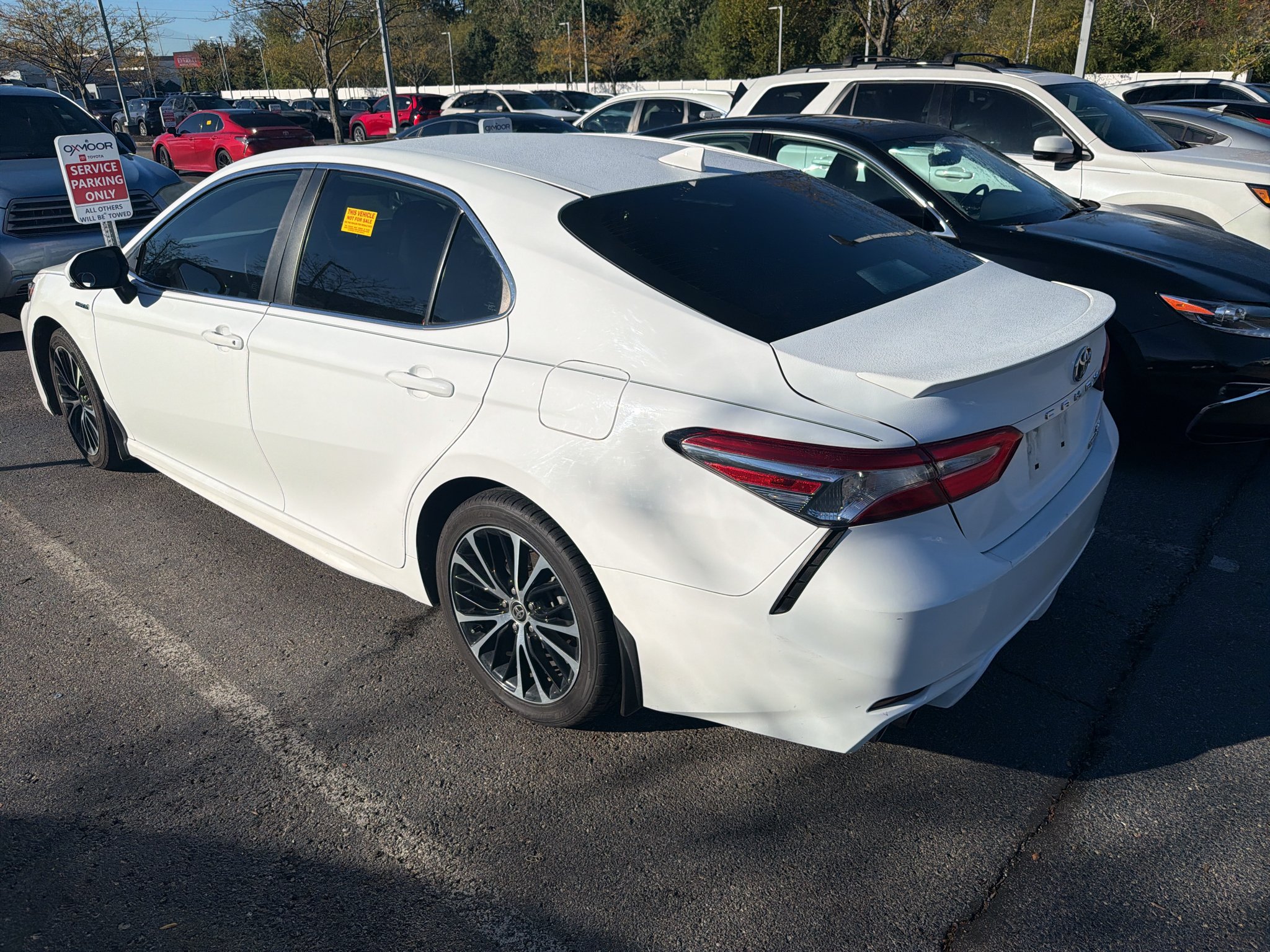 Used 2020 Super White Toyota Hybrid SE image 3