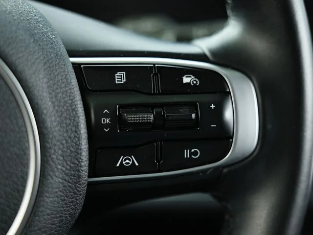 Used 2023 Wolf Gray Kia X-Line image 33
