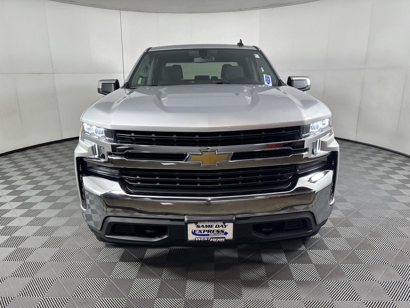 Used 2021 Silver Ice Metallic Chevrolet LT image 12