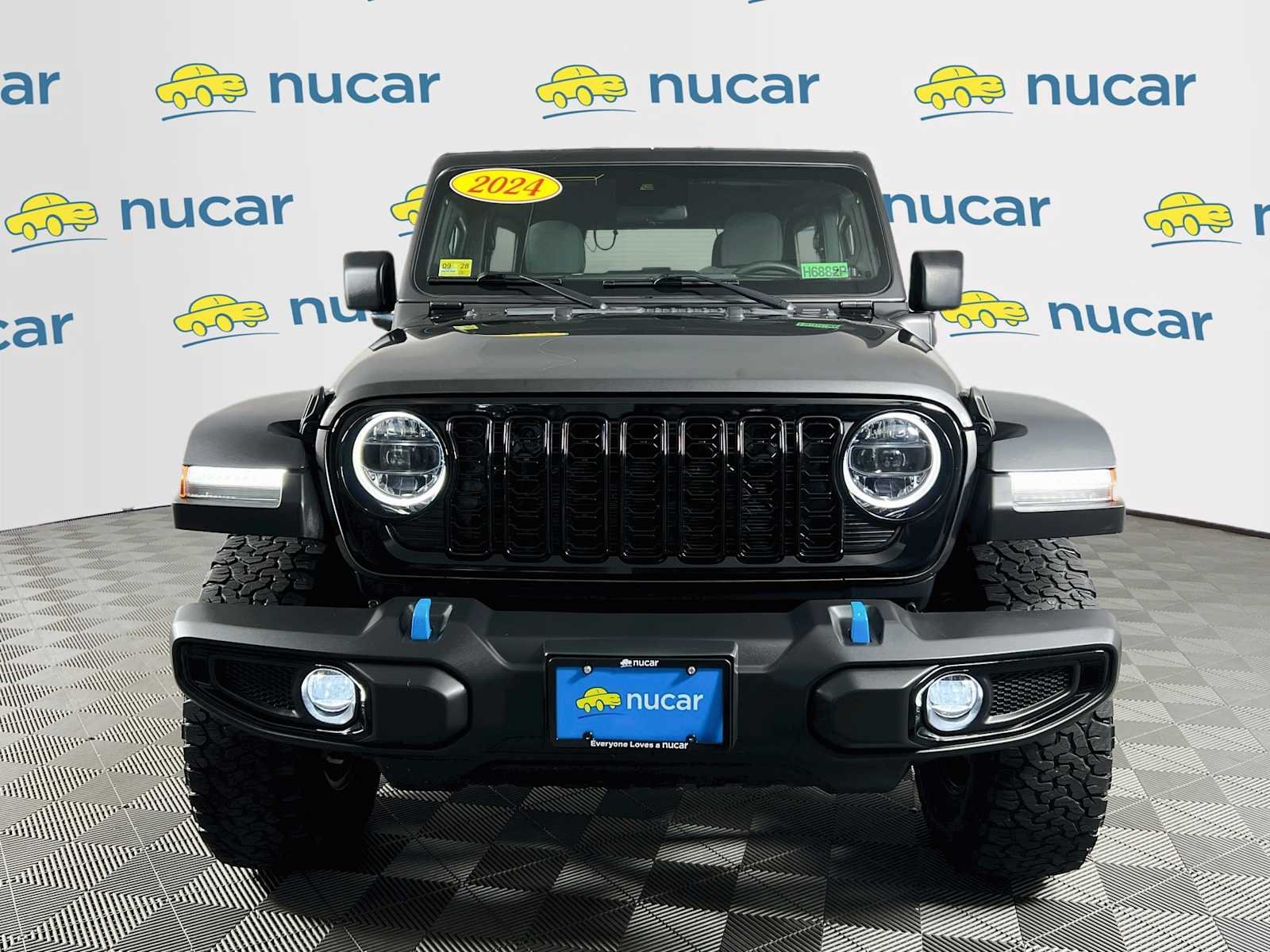 Used 2024 Granite Crystal Metallic Clearcoat Jeep Willys image 2