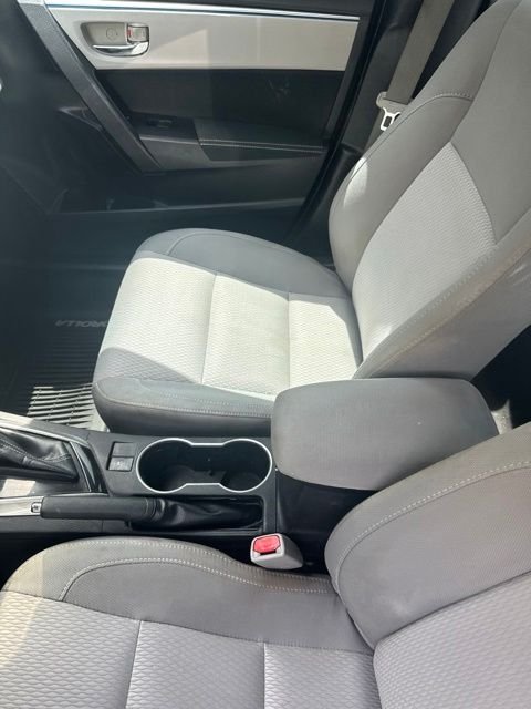 Used 2014 Gray Toyota LE image 2