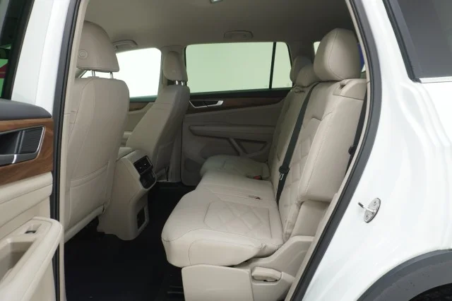 New 2026 Opal White Pearl Volkswagen 2.0T SE image 19