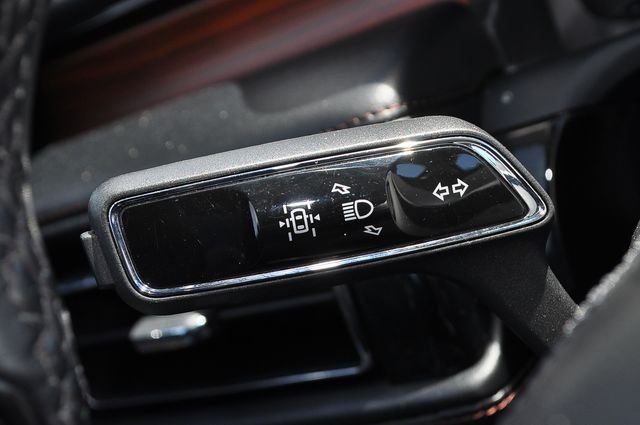 Used 2023 Blue Lincoln Reserve image 32