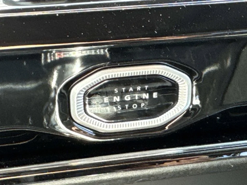New 2027 Gray Jeep Laredo Altitude image 37