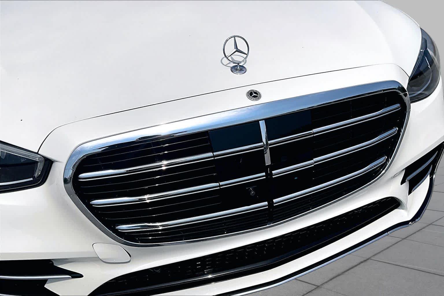 Used 2022 MANUFAKTUR Diamond White Mercedes-Benz S 580 image 30