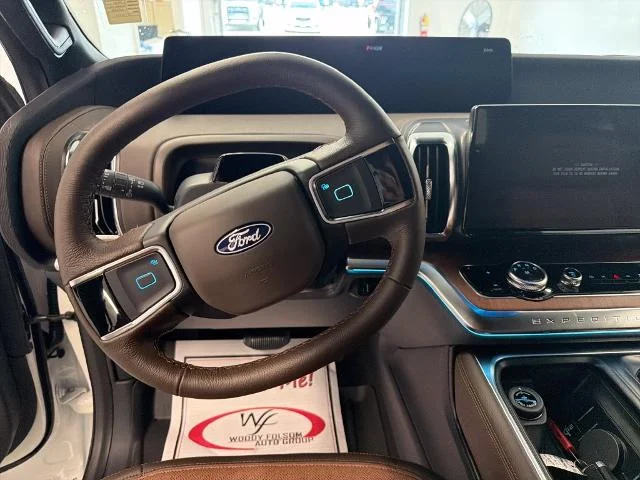 New 2027 Star White Metallic Tri-Coat Ford King Ranch® image 38