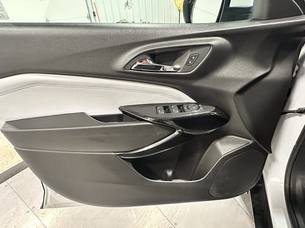 Used 2024 White Chevrolet LT image 17