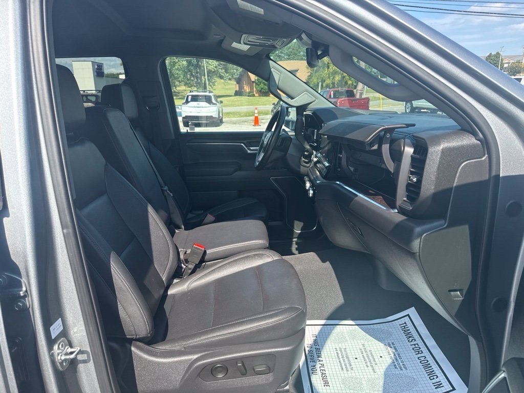 Used 2025 Silver GMC SLT image 41