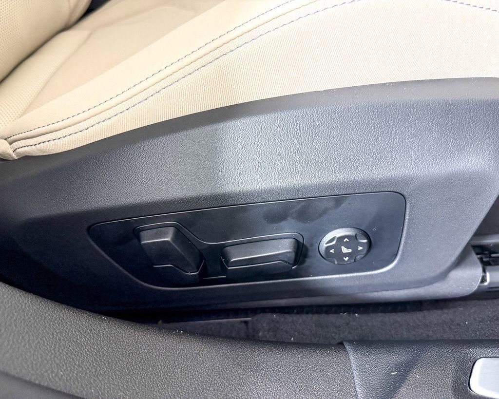 2025 BMW 2 Series M235 - Photo 21