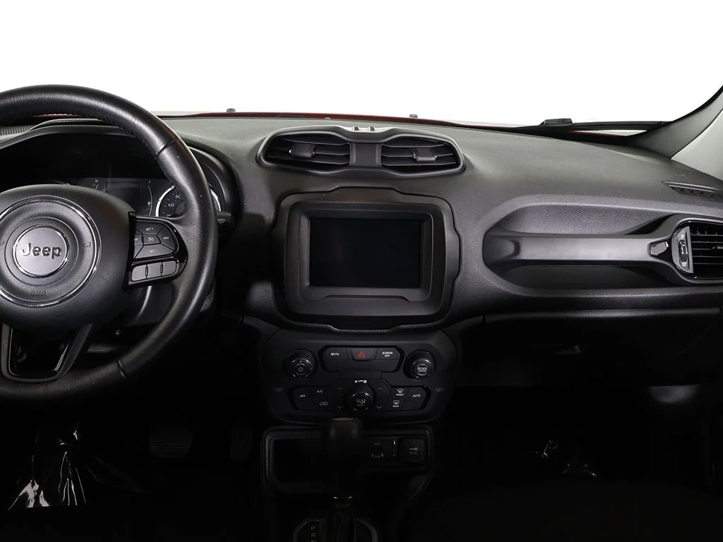 Used 2020 Red Jeep Latitude image 35