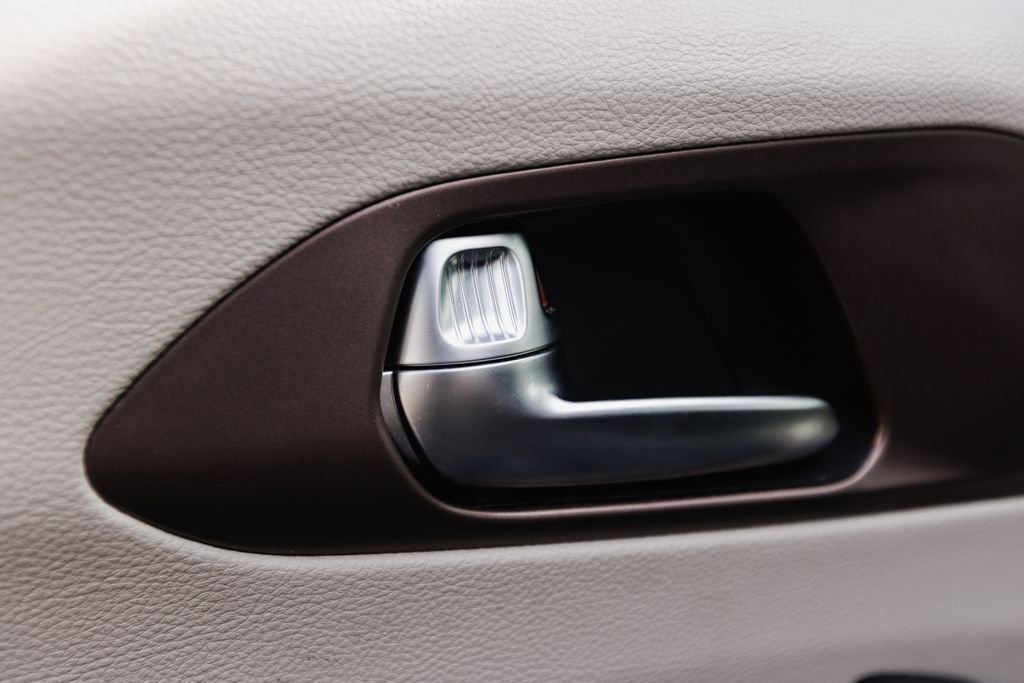 2023 Chrysler Voyager LX - Photo 27