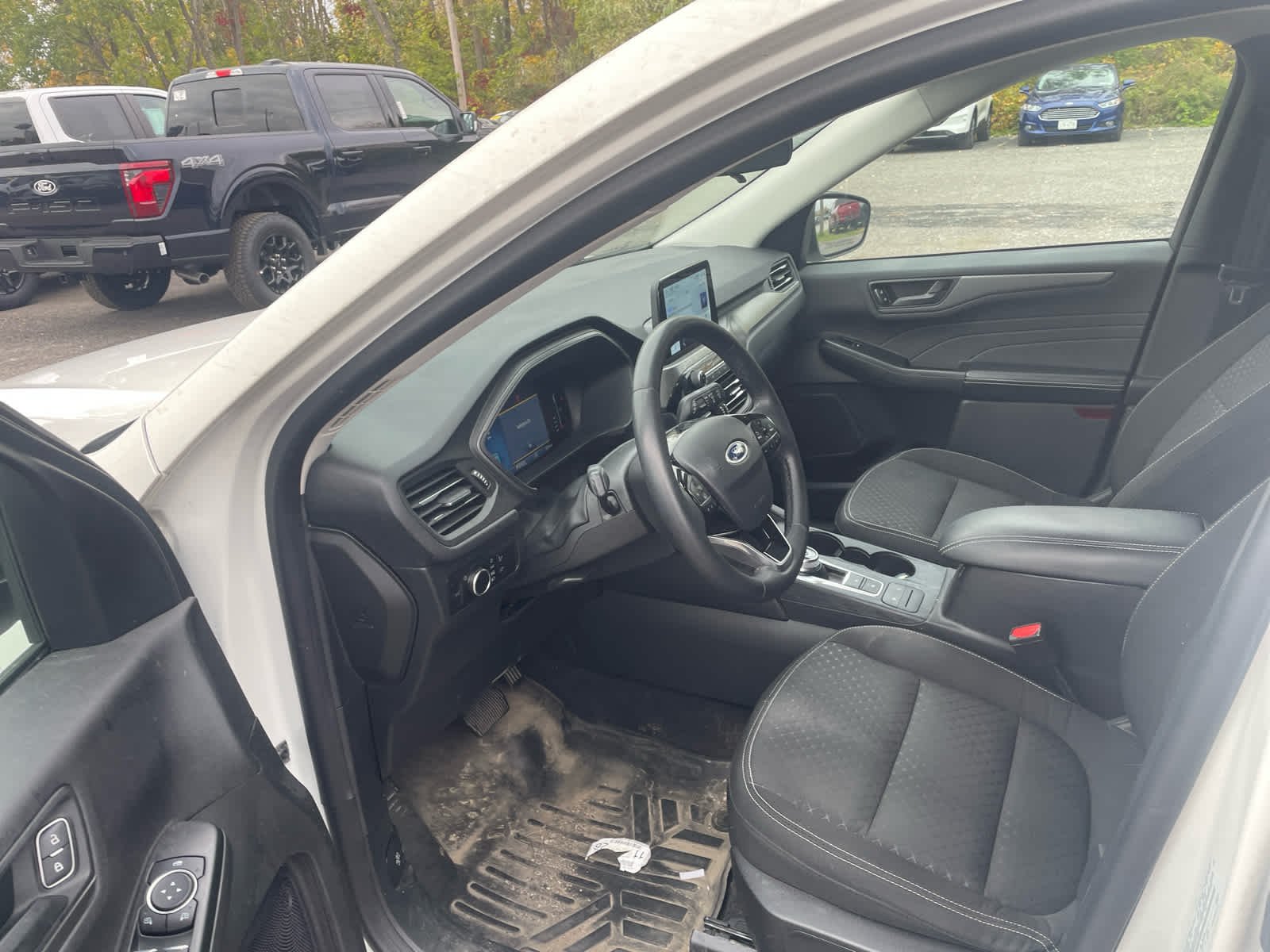 Used 2023 Star White Metallic Tri-Coat Ford Active image 5