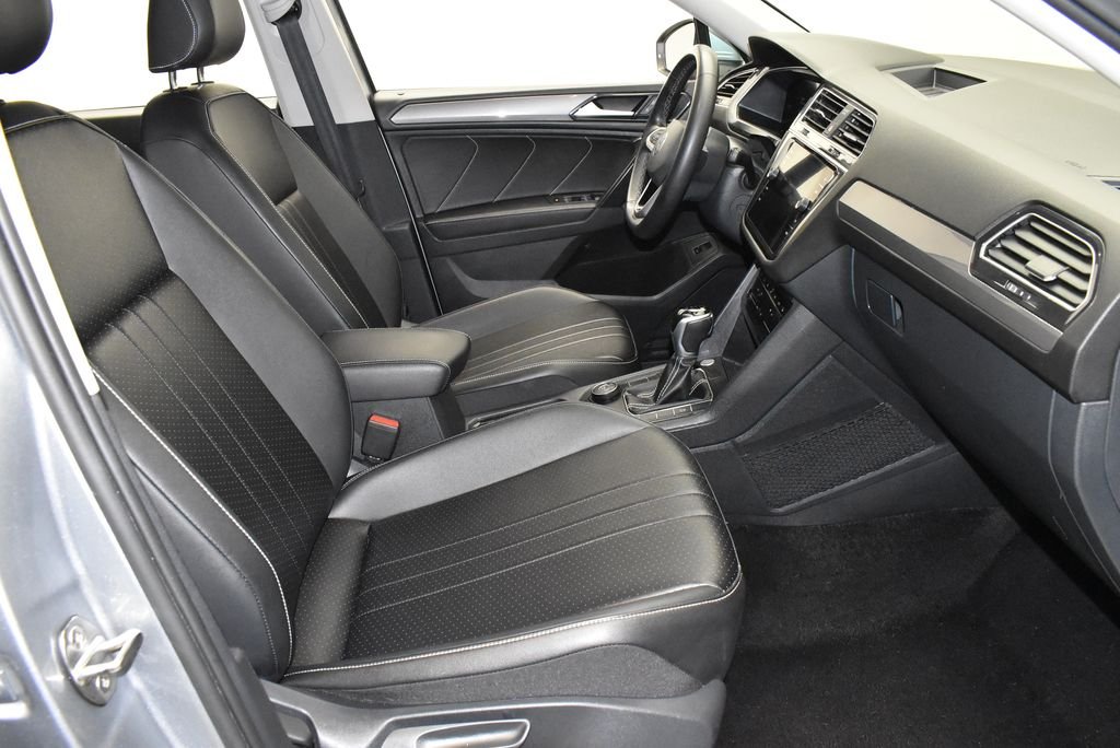 Used 2024 Gray Volkswagen 2.0T Wolfsburg Edition image 23