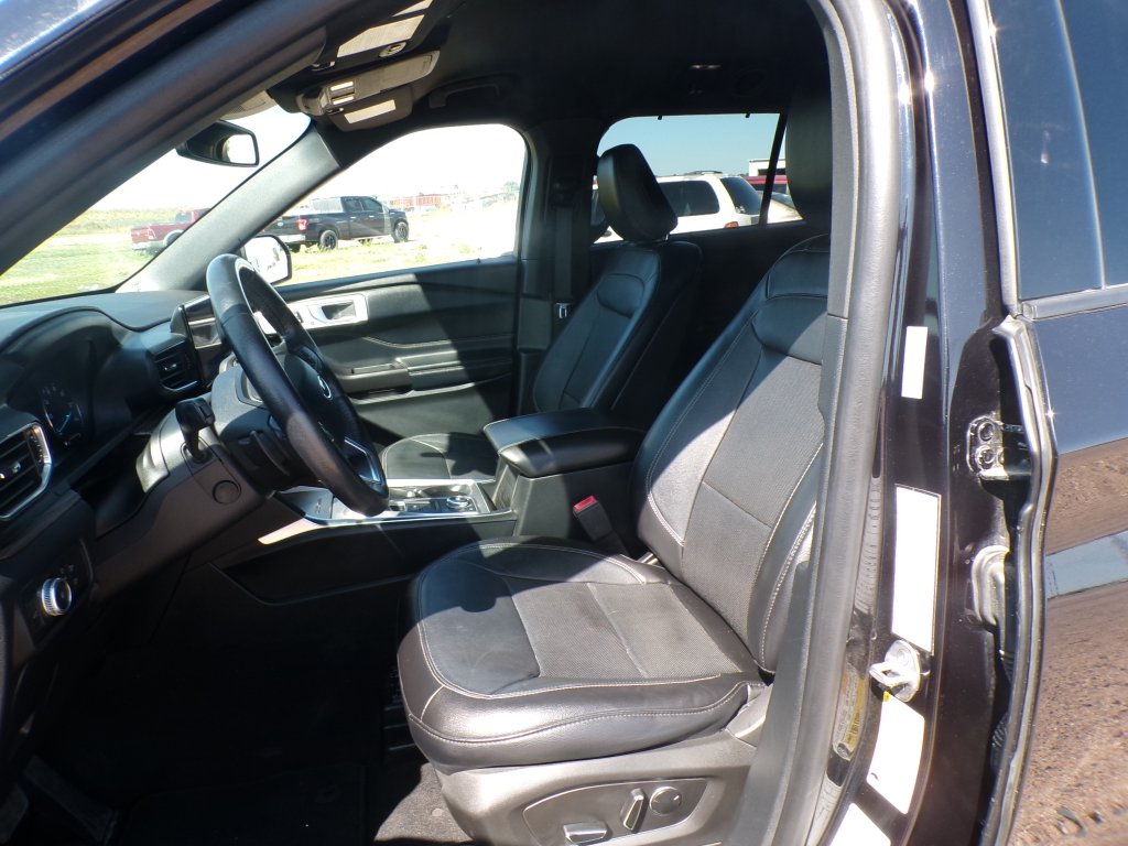 Used 2020 Agate Black Metallic Ford Limited image 11