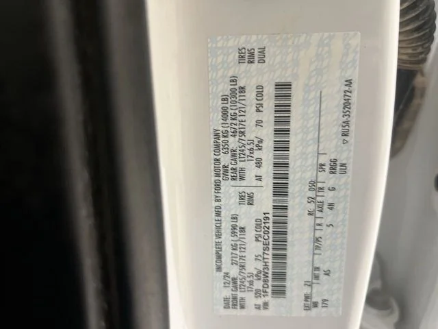 Certified Used 2025 Oxford White Ford XL image 28