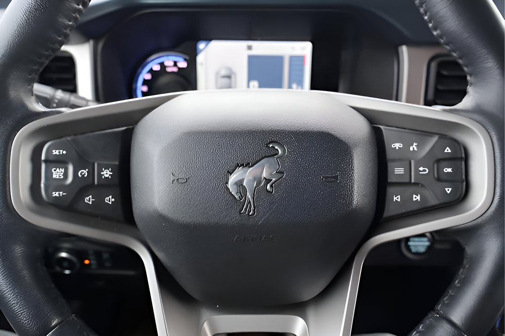 Used 2023 Silver Ford Outer Banks image 17