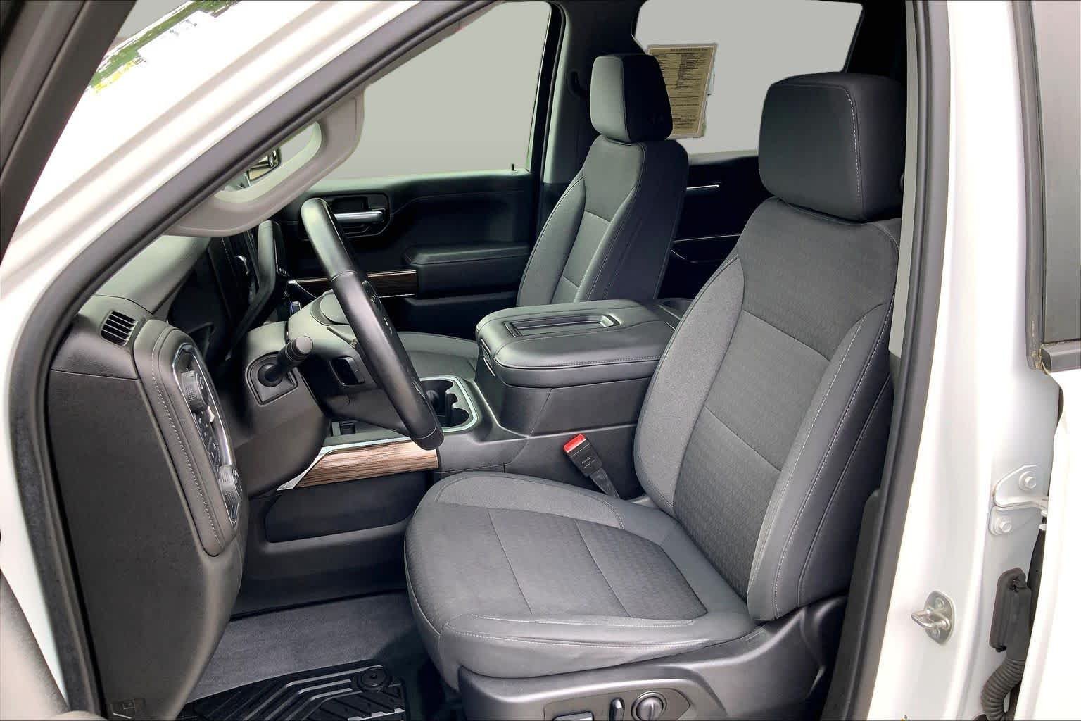 Used 2021 Summit White Chevrolet LT Trail Boss image 9