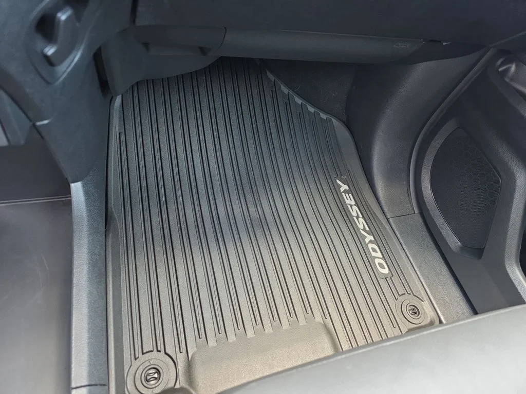 Used 2025 Platinum White Honda Sport-L image 18