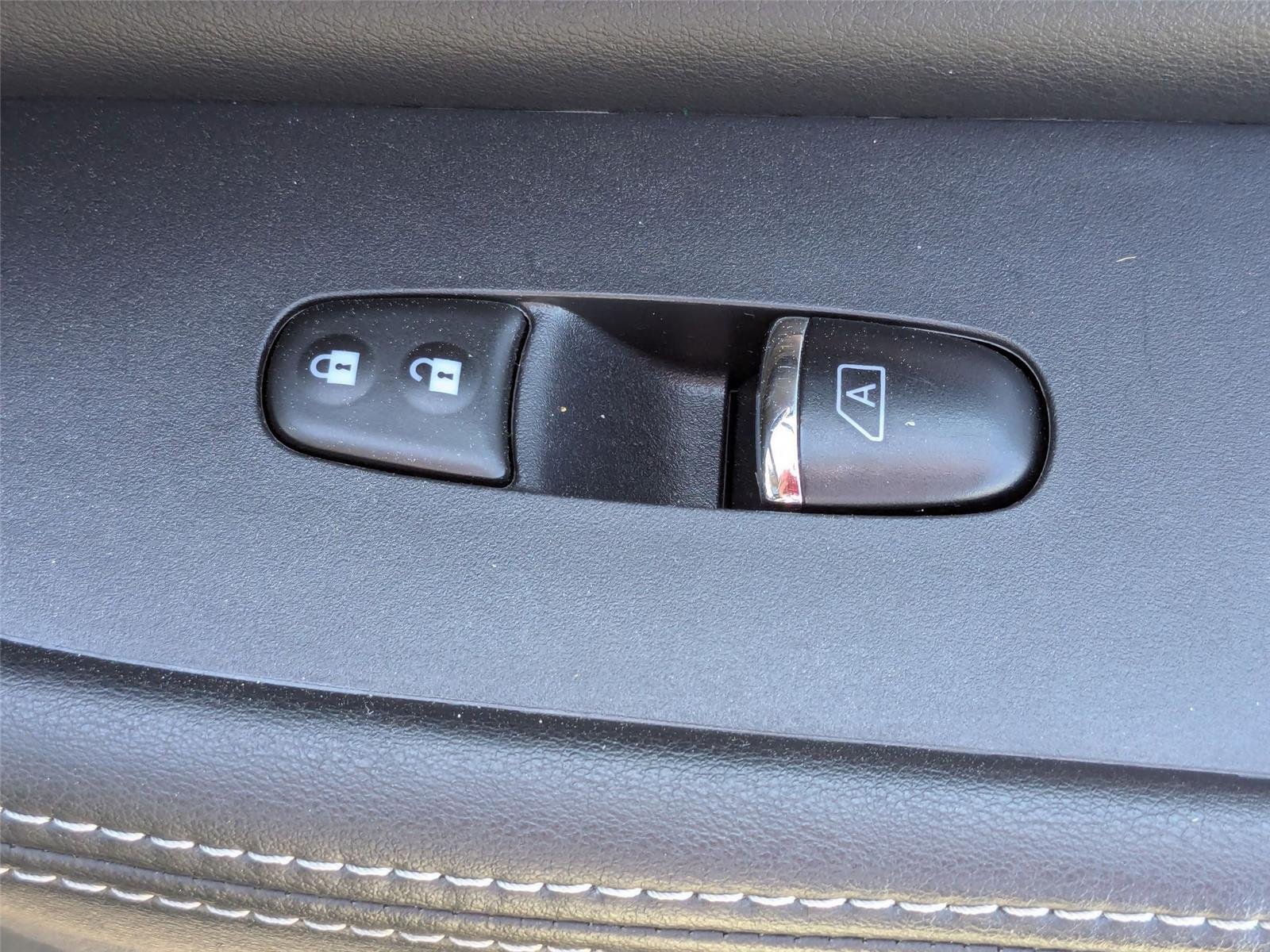 Used 2023 Super Black Nissan SL image 41
