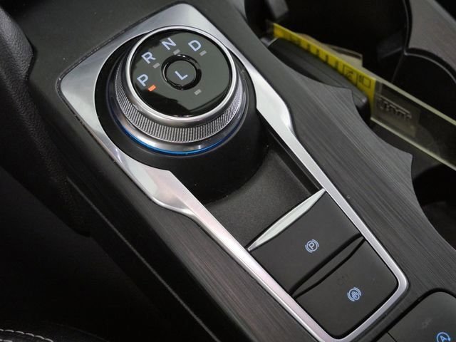 Used 2022 White Ford SEL image 32