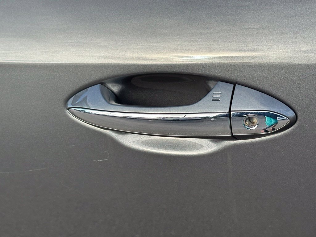 Used 2023 Gray INFINITI PURE image 12