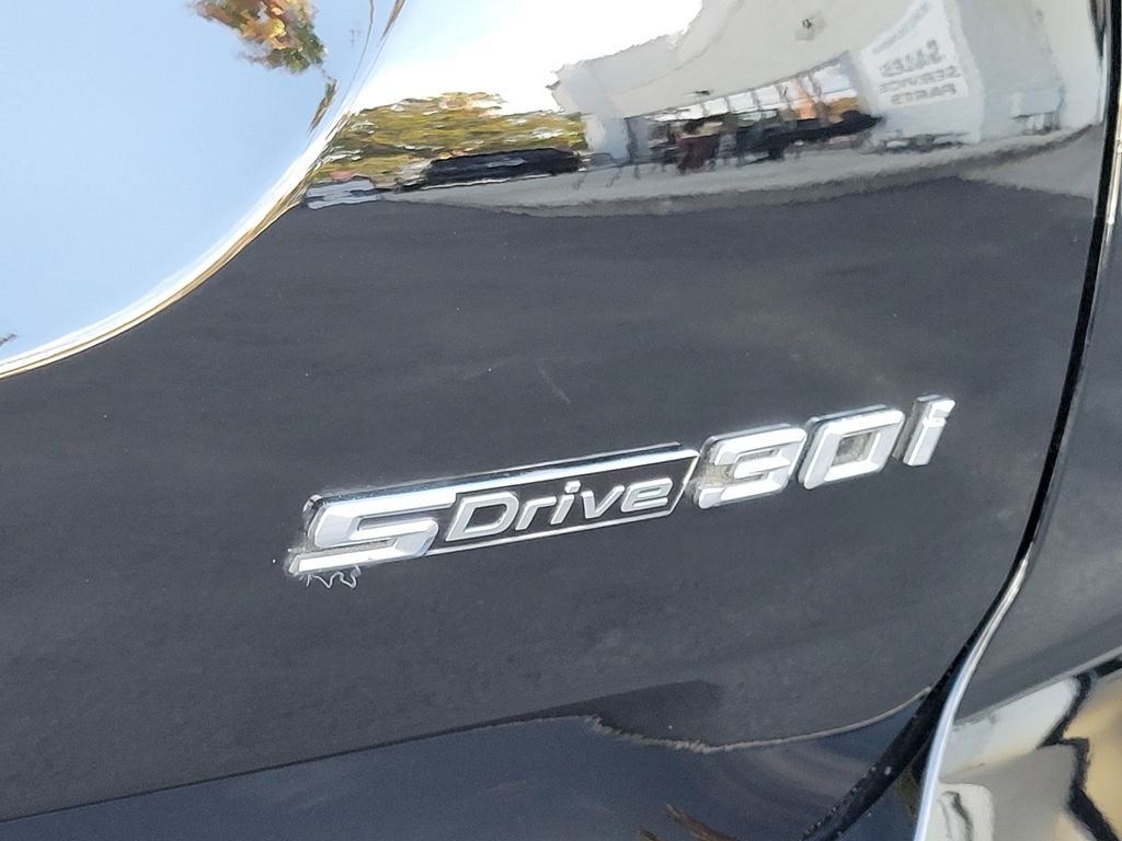 Used 2024 Jet Black BMW sDrive30i image 8