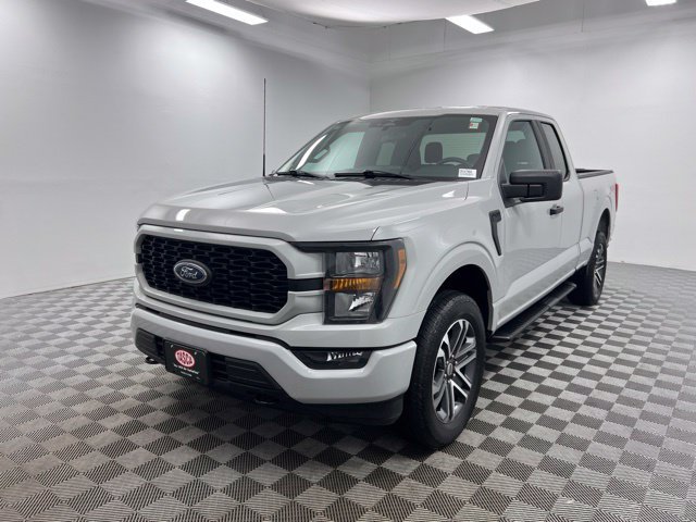 Used 2023 White Ford XL image 2