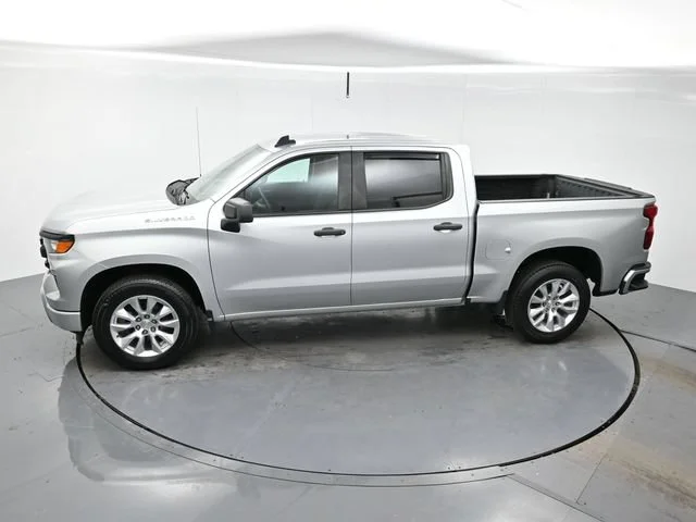 Used 2022 SILVER ICE METALLIC Chevrolet Custom image 33