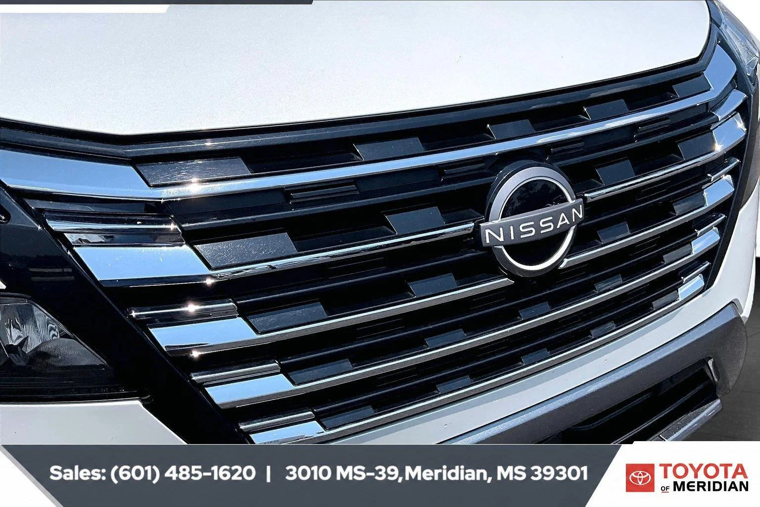 Used 2026 Everest White Pearl Tricoat Nissan SL image 21