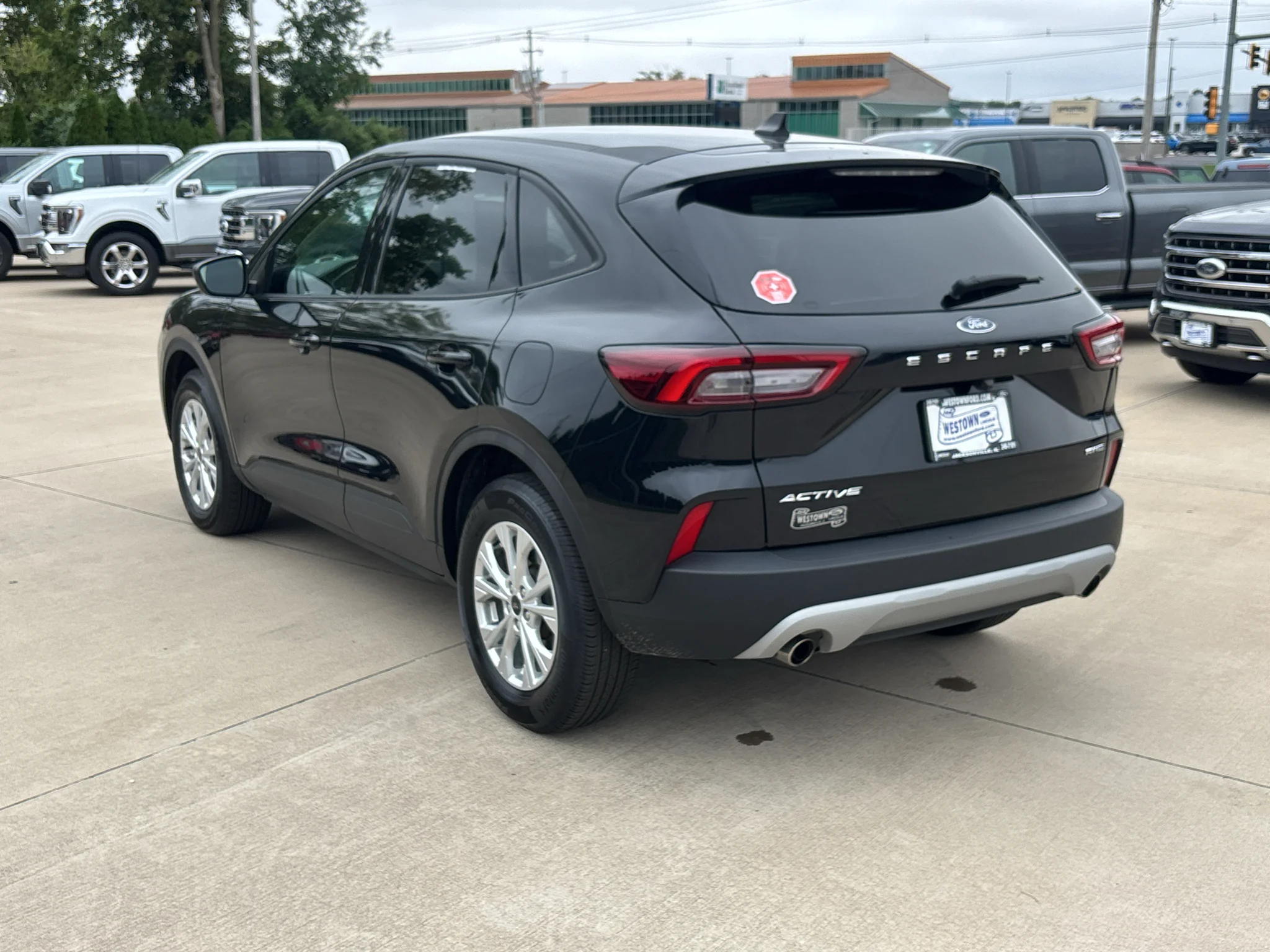 Used 2025 Agate Black Metallic Ford Active image 6